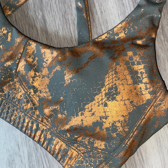 NWOT Metallic Snake Print Sports Bra - Picture 5 of 8